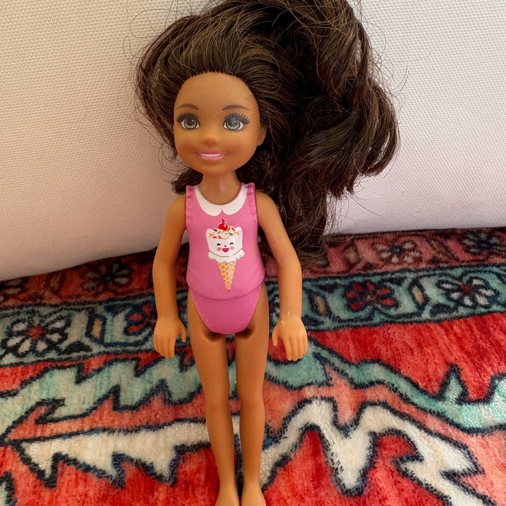 Barbie Club Chelsea Beach doll